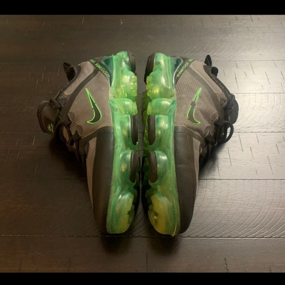 Nike 4.5 Air VaporMax Scream Green Shoes - Picture 9 of 11